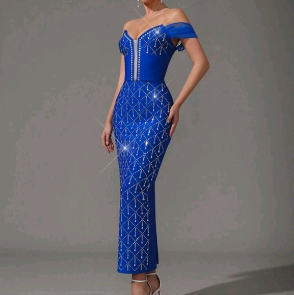 Elegant Blue Handmade Pattern Hot Diamond V-Neck Drop Shoulder Sleeves Long Dres - Picture 4 of 5